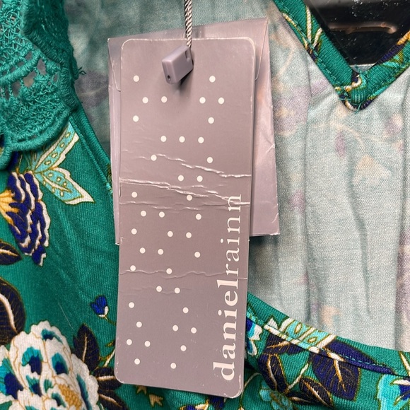 Daniel Rainn Decorative Lace Tank - Sizes 1X & 2X - Picture 5 of 5